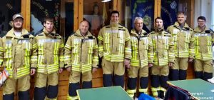 Gruppenfoto Schutzanzüge Beitragsbild