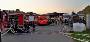 Einsatz 29 2018 LKW-Brand Recyclingbetrieb Obertraubenbach Beitragsbild