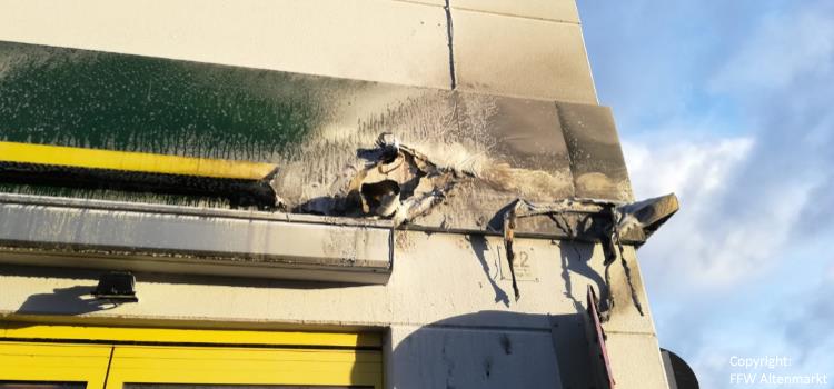 Einsatz 54 2018 Brand Werbetafel Einkaufszentrum Rodinger Straße_Beitragsbild