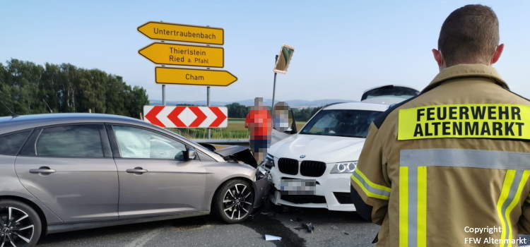 Einsatz 29 2021 Verkehrsunfall Nebenstraße B85 Beitragsbild
