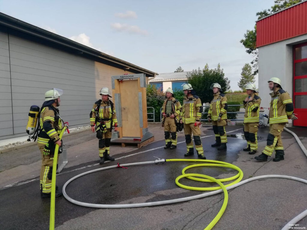 Atemschutzübung Türöffnungsprozedur (1)