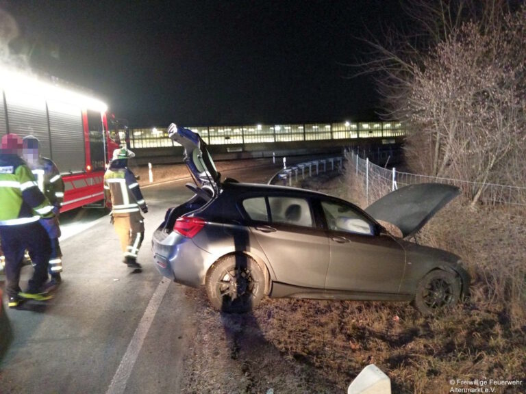 Einsatz 06 2025 Verkehrsunfall Auffahrt B85 Cham-West (1)