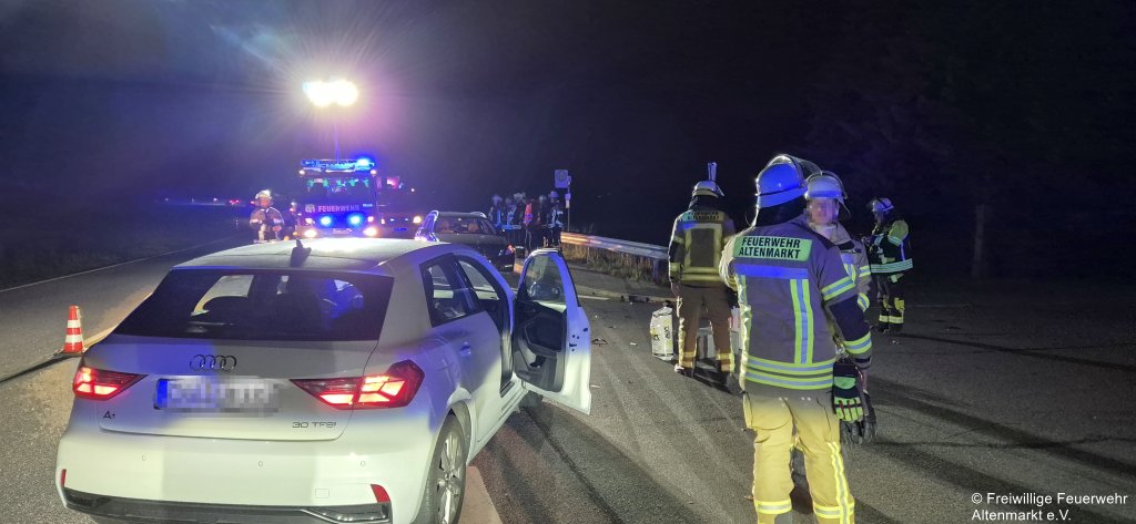 Einsatz 11 2025 Unfall B20 Höfen (2)