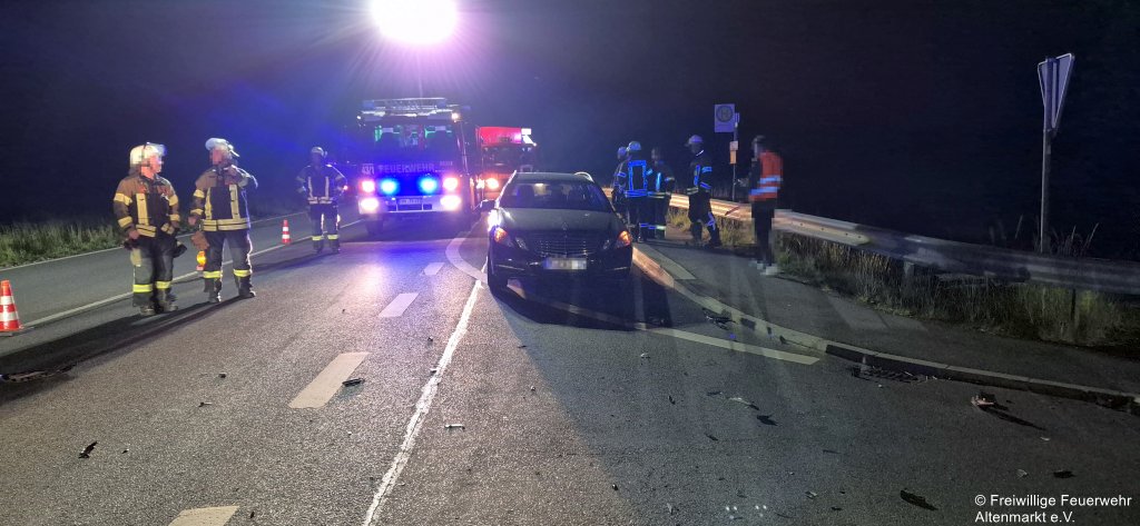 Einsatz 11 2025 Unfall B20 Höfen (4)