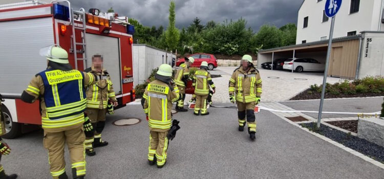 Gemeinschaftsübung Penting – „Pfahl on Fire“ Gemeinschaftsübung Penting – „Pfahl on Fire“