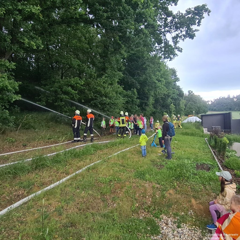 Gemeinschaftsübung Penting Waldbrand 2025 (6)