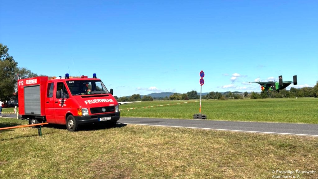 Parkplatzeinweisung Segelfliegerfest 2025 TSF