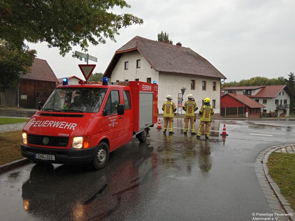 Einsatz 24 2025 Verkehrsunfall Rodinger Straße Altenmarkt (2)