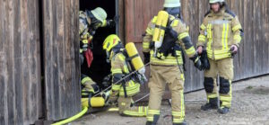 Übung Einsatz Wohnhausbrand Brand 2025 (9) Atemschutznotfall