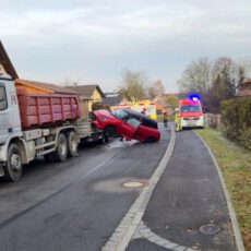 Einsatz 30 / 2025 Verkehrsunfall Untertraubenbach Einsatz 30 2025 Verkehrsunfall Untertraubenbach (1)