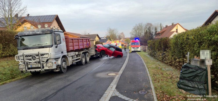 Einsatz 30 / 2025 Verkehrsunfall Untertraubenbach Einsatz 30 / 2025 Verkehrsunfall Untertraubenbach