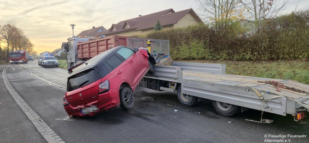 Einsatz 30 2025 Verkehrsunfall Untertraubenbach (3)