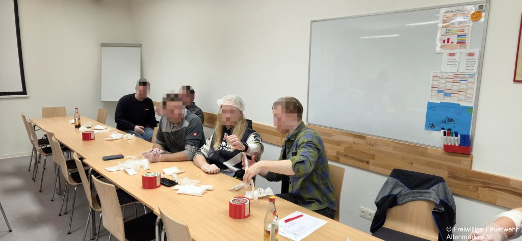 Übung Erste Hilfe 2025 (2) Druckverband