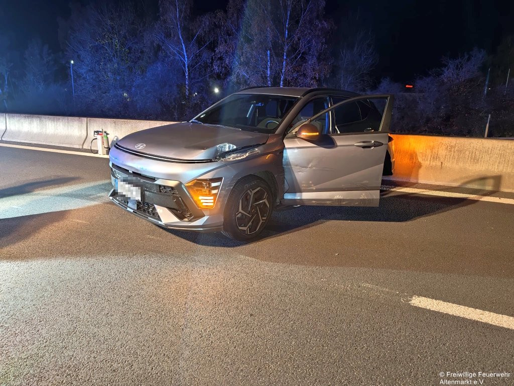 Verkehrsunfall PKW LKW B85 (4)