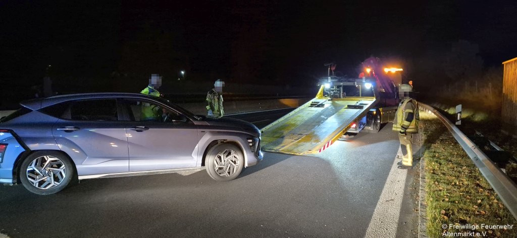 Verkehrsunfall PKW LKW B85 (8)