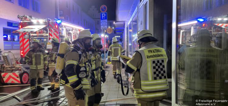 Einsatz 34 2025 Brand Innenstadt Cham (1) Atemschutzüberwachung