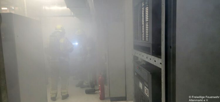 Einsatz 03 2026 Kompressor Verrauchung Industriebetrieb Altenmarkt Michelsdorf (1)