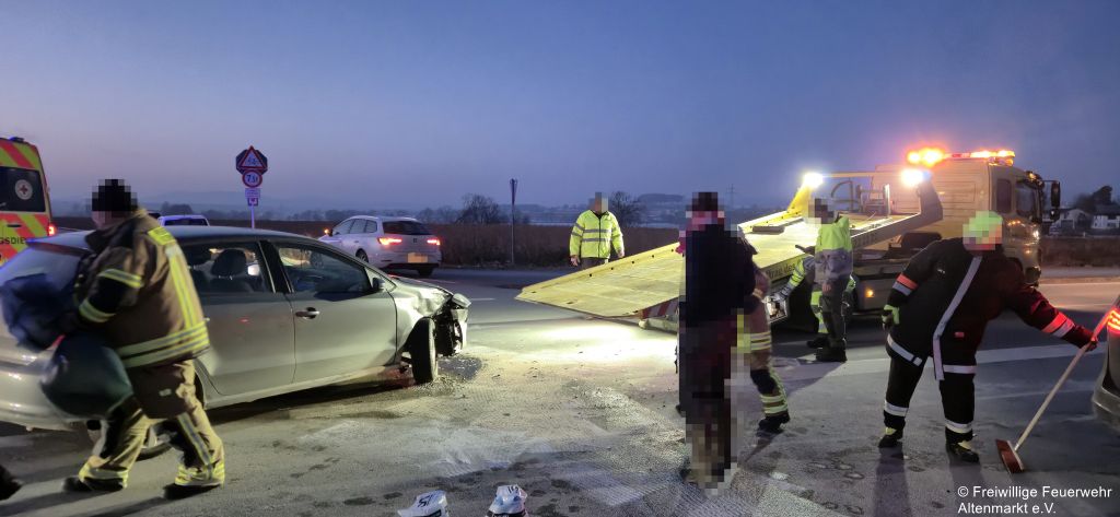 Einsatz 04 2026 Verkehrsunfall (6)