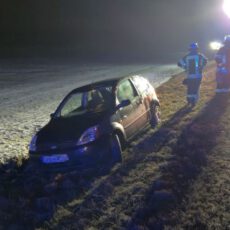 Einsatz 06 / 2026 Unfall B20 Höfen Einsatz 06 2026 Unfall B20 Höfen (1)