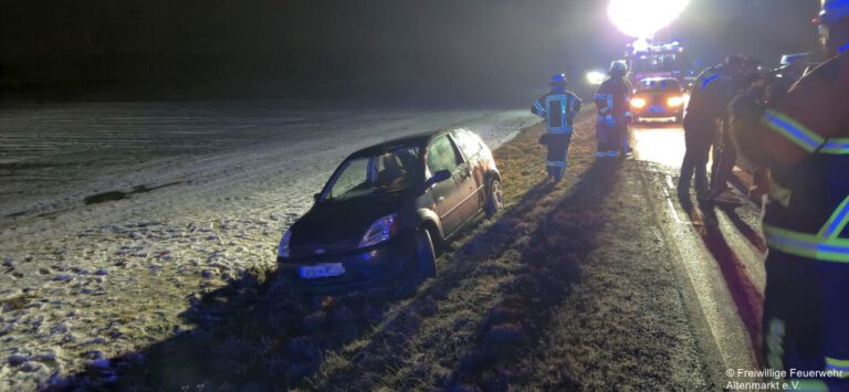 Einsatz 06 2026 Unfall B20 Höfen (1)