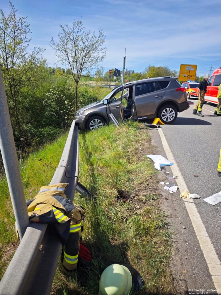 Einsatz 15 2026 Verkehrsunfall Cham-Süd (6)