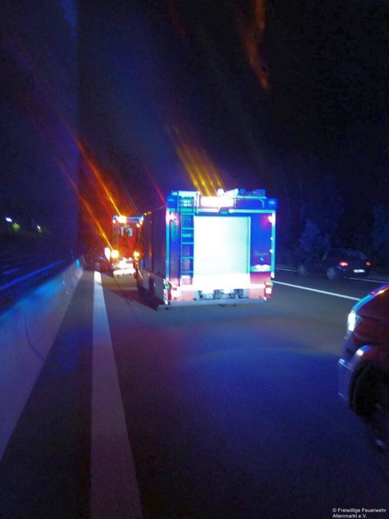 Einsatz 42 2026 Unfall B85 (4)