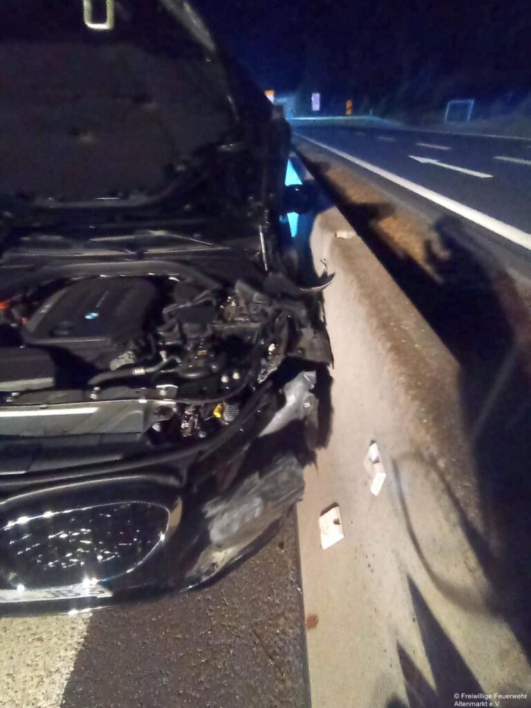 Einsatz 42 2026 Unfall B85 (5)