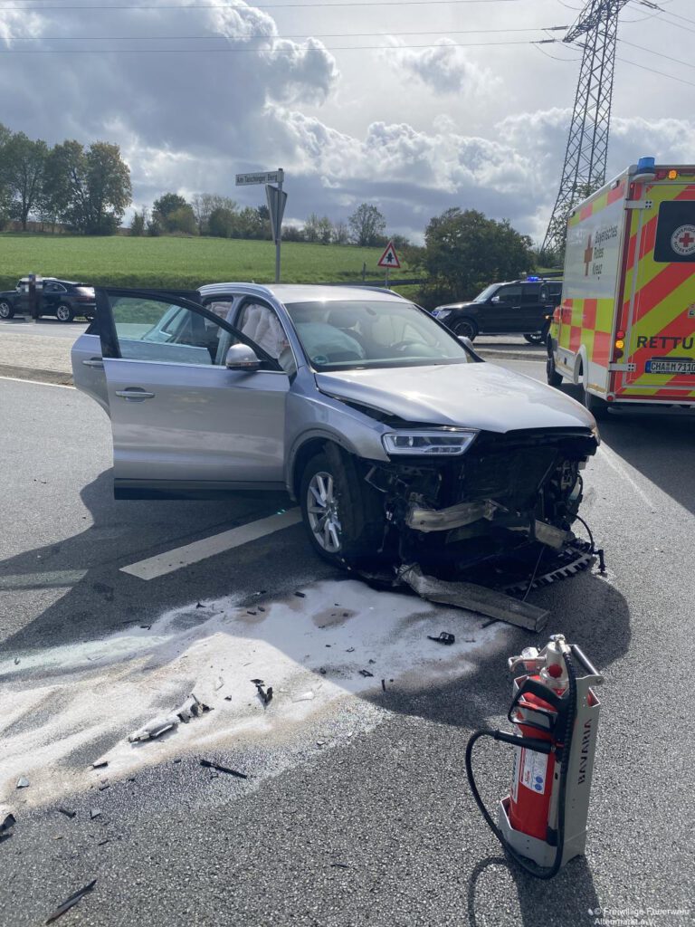 Einsatz 48 2026 Unfall bei Kreisverkehr Cham-Süd (1) Unfall B20