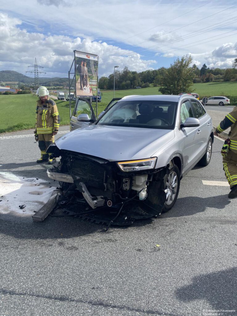 Einsatz 48 2026 Unfall bei Kreisverkehr Cham-Süd (2) Unfall B20
