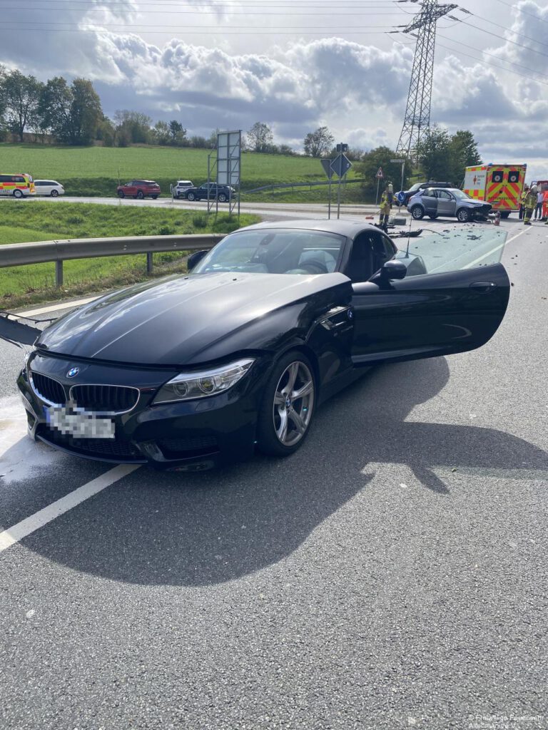 Einsatz 48 2026 Unfall bei Kreisverkehr Cham-Süd (5) Unfall B20
